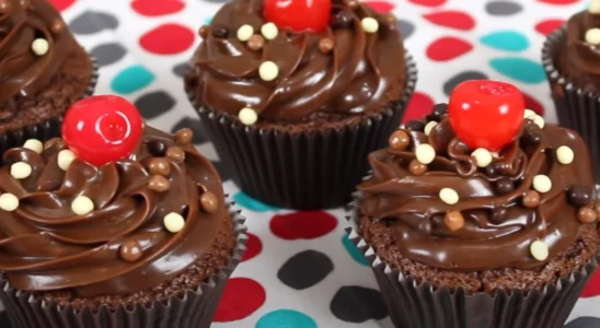 Receita de cupcake de chocolate fácil