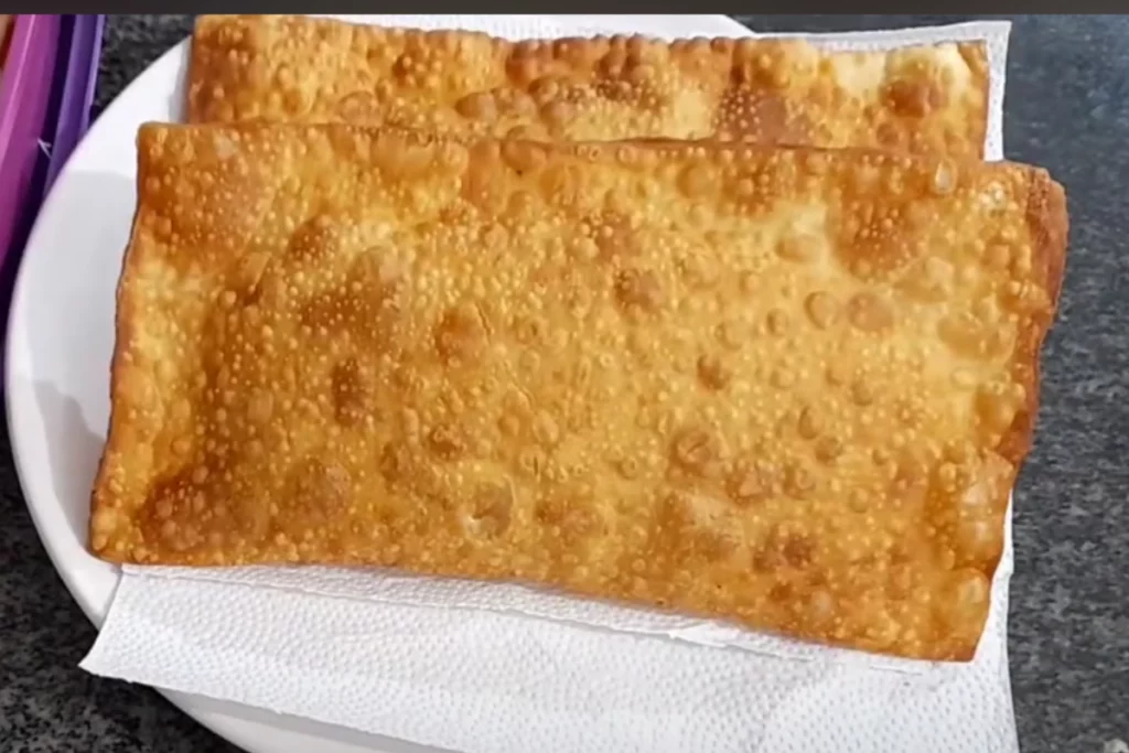 Pastel de frango: aprenda a fazer essa delícia crocante e saborosa