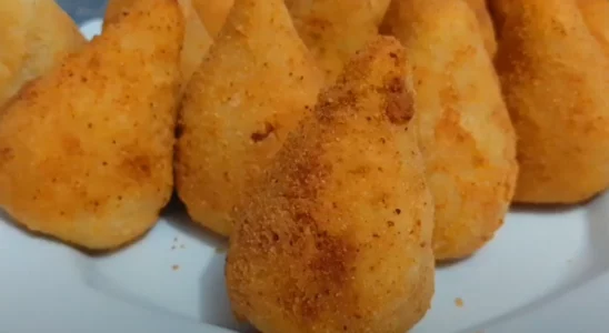 Coxinha de carne moída muito simples e fácil