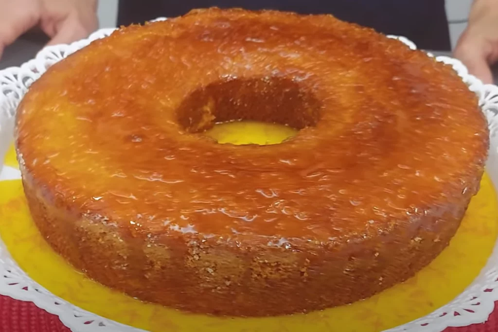 Bolo de laranja com calda de laranja: é uma receita imperdível