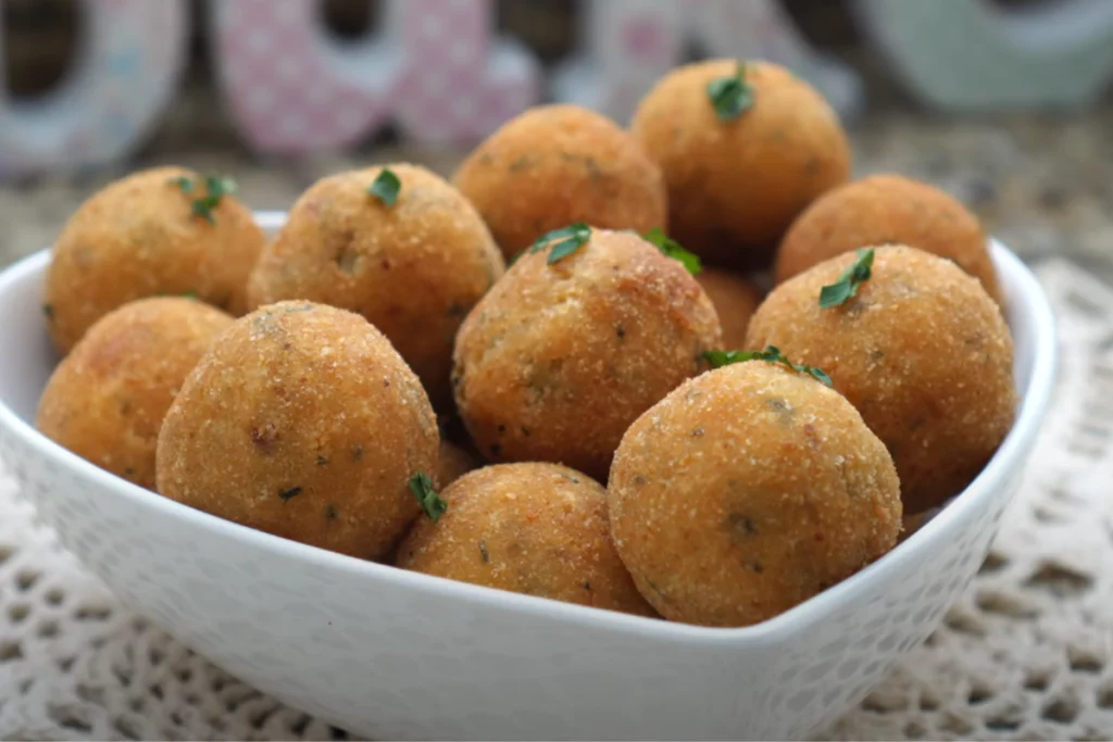 Bolinho de frango receita deliciosa e fácil