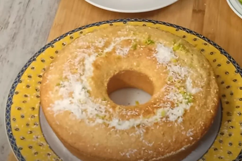 Bolo de Coco com Limão: uma delícia refrescante para o café da tarde!