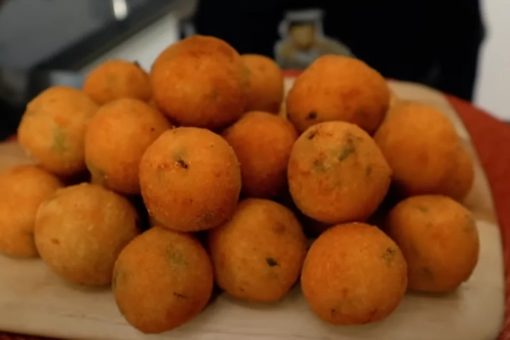 Bolinho de Mandioca com Queijo: uma delícia brasileira