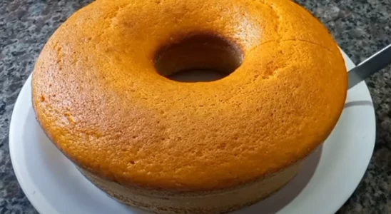 Bolo de cenoura que é maravilhoso