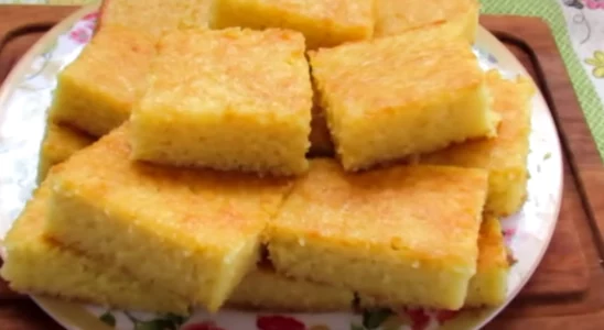 Bolo de fubá com leite de coco saboroso