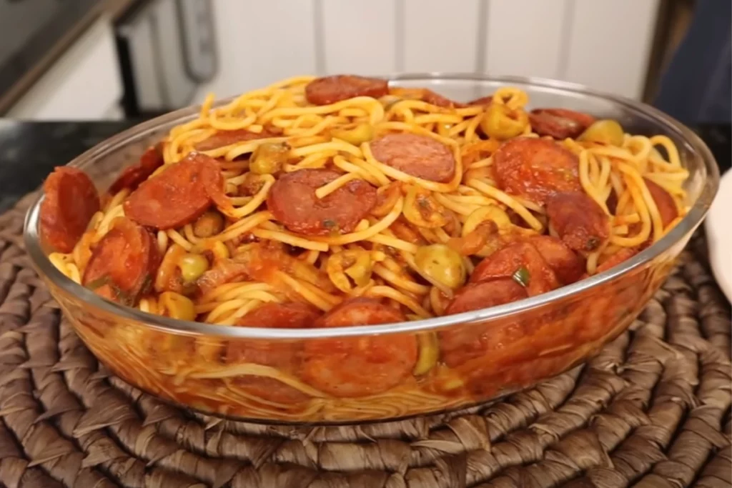 Macarrão com calabresa uma receita deliciosa