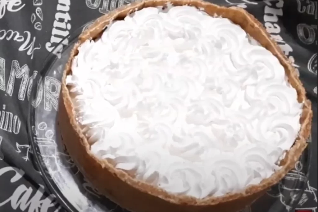 Torta de limão com chantilly