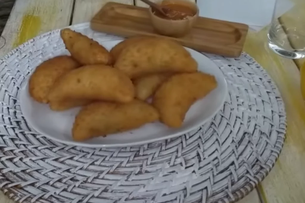 Risoles de carne com queijo