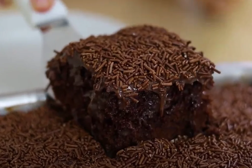 Bolo de brigadeiro simples