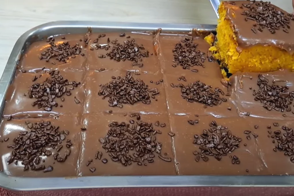 Bolo de cenoura com brigadeiro