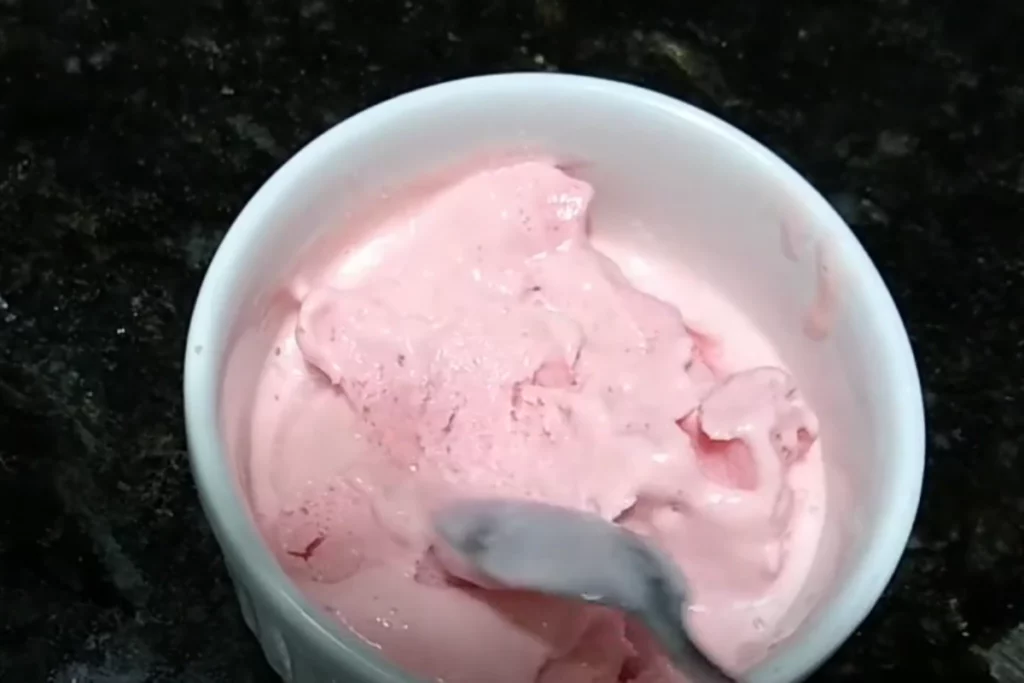 Mousse de morango com limão