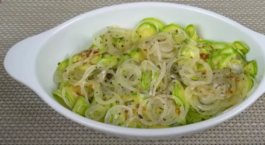 Salada de abobrinha fácil