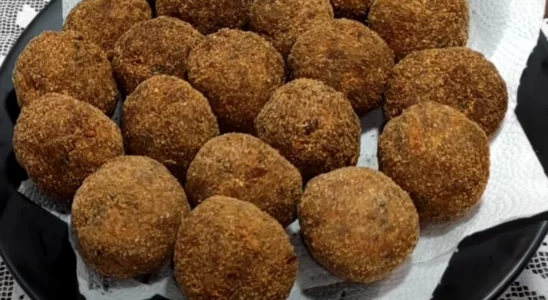 Bolinho de carne com pão amanhecido