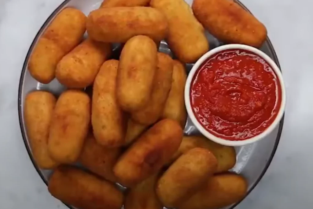 Croquete de queijo com batata