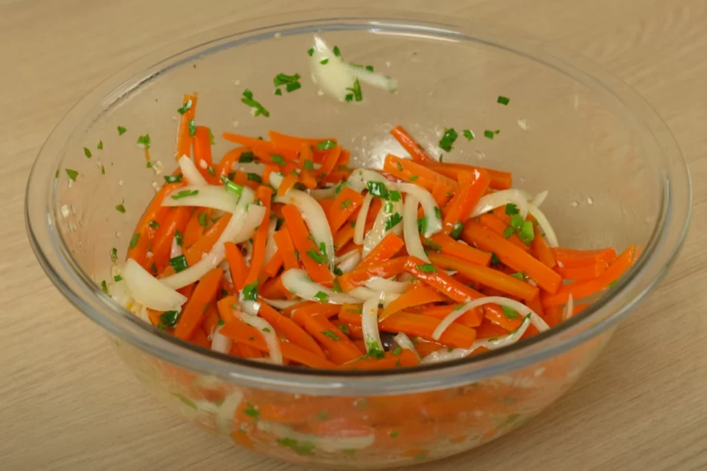 Salada de cenoura com cebola