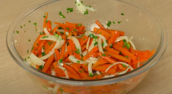 Salada de cenoura com cebola