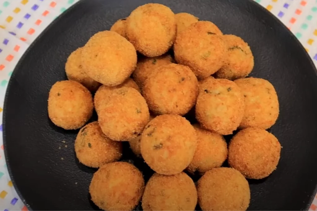 Bolinho de arroz recheado