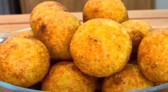 Bolinhos de frango com queijo