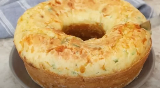 Bolo de queijo fofinho e fácil