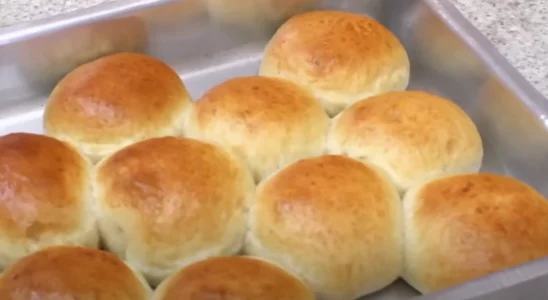 Pão de batata com recheio de requeijão