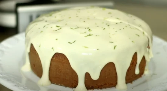 Bolo de iogurte com limão