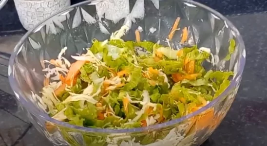 Salada de alface receita fresca e deliciosa