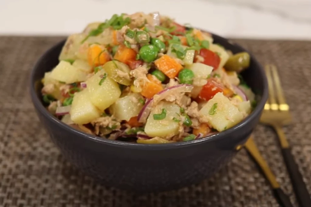 Salada de atum e batatas uma receita simples