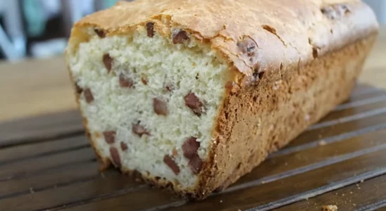 Pão de liquidificador de calabresa sem sovar