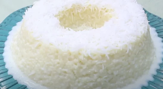 Bolo de tapioca granulada receita irresistível e fácil de fazer